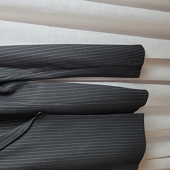 Bailey 44 Black Pinstripe Blazer Size M - Picture 4 of 9